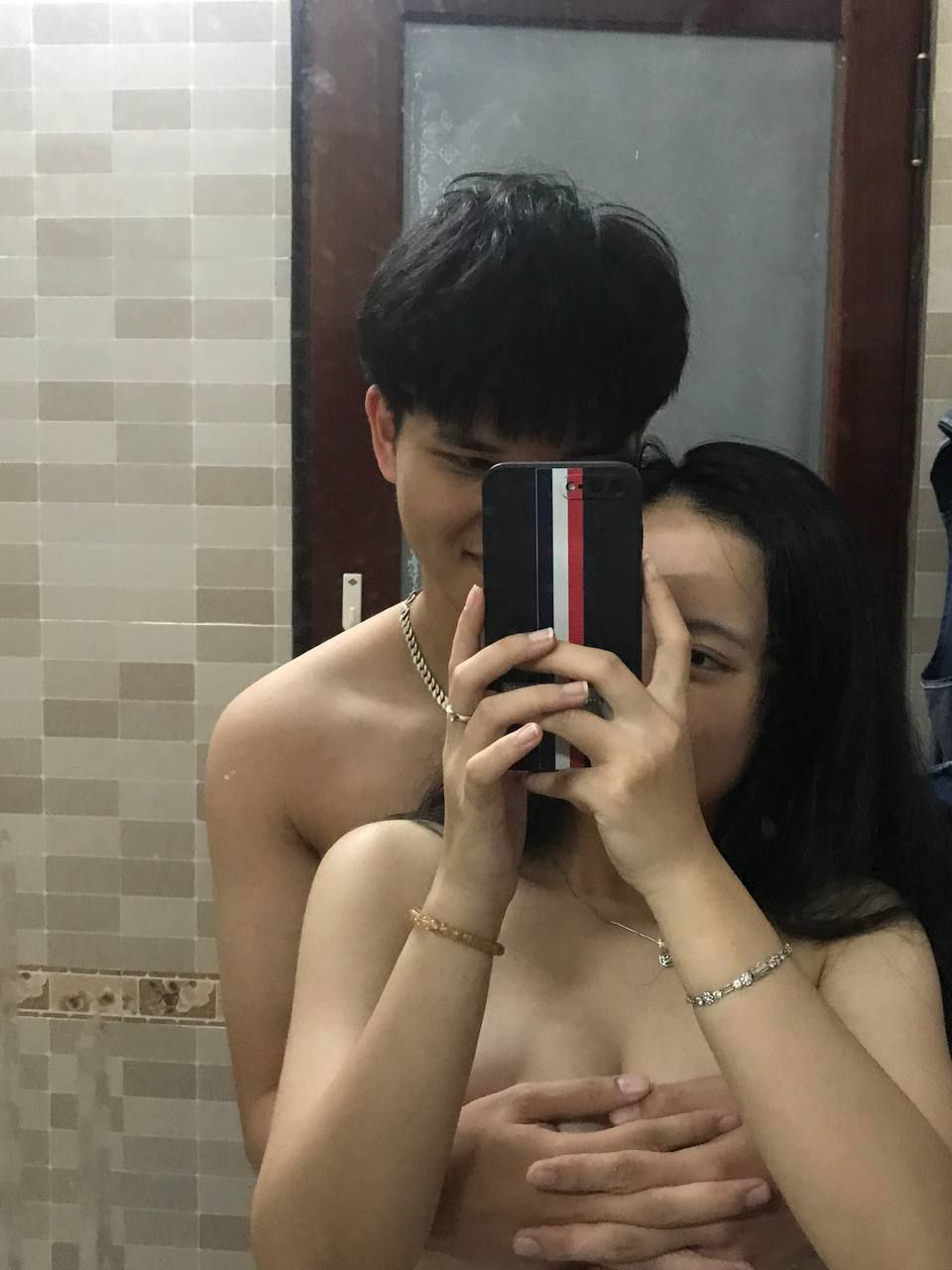 Em kế nhút nhát được anh zai khai sáng cho biết cái gì là sung sướng